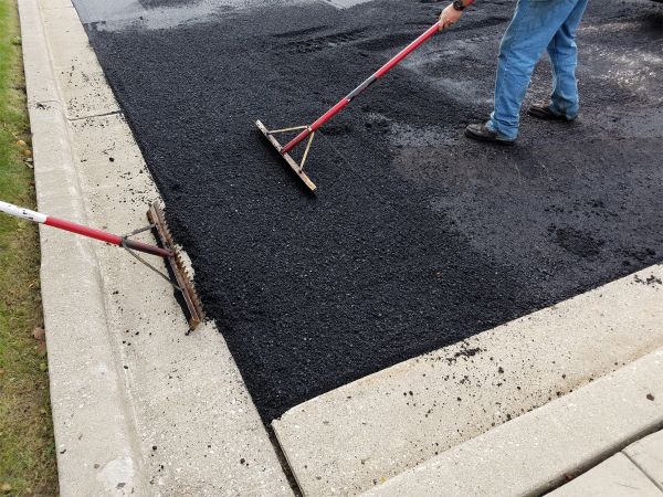 Cost of Asphalt Driveway Service in Stockton